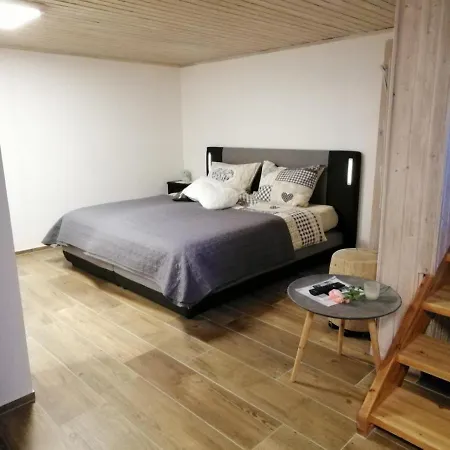 Blockhaus Juka *